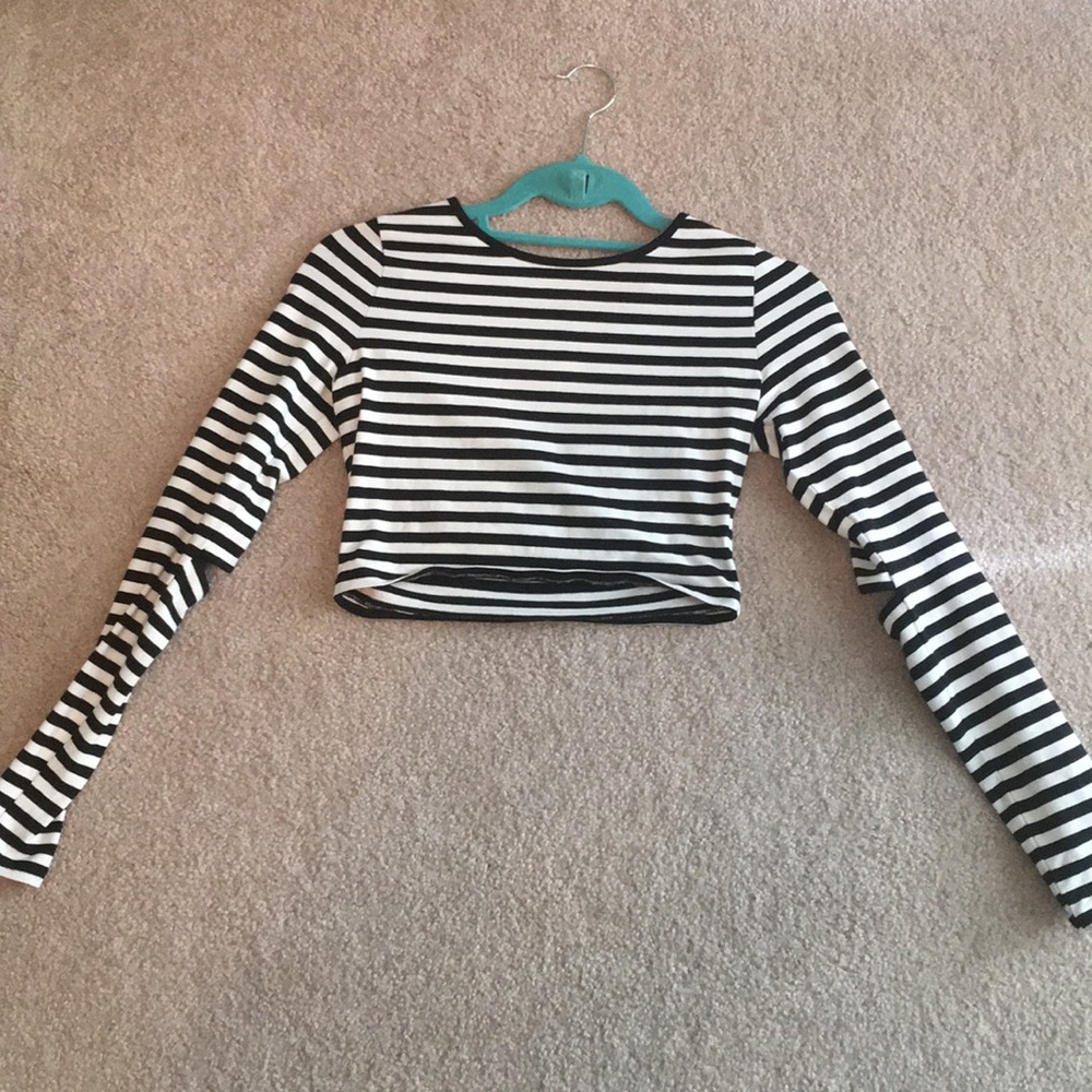 Striped crop-top with elbow cut-outs